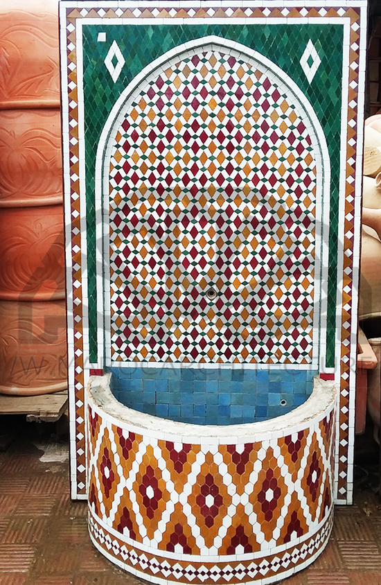 Moroccan mosaic fountain by Maroc Architecture et Zellij